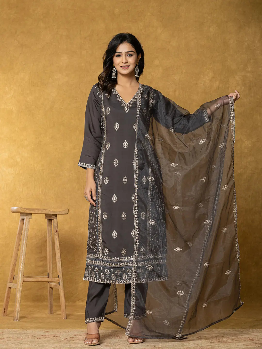 Yufta Grey Silk Kurta Dupatta Pant Set - Distacart