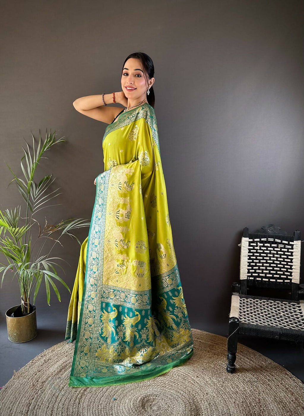 Joban Fashion Green Meenakari Picock Paithani Sarees
