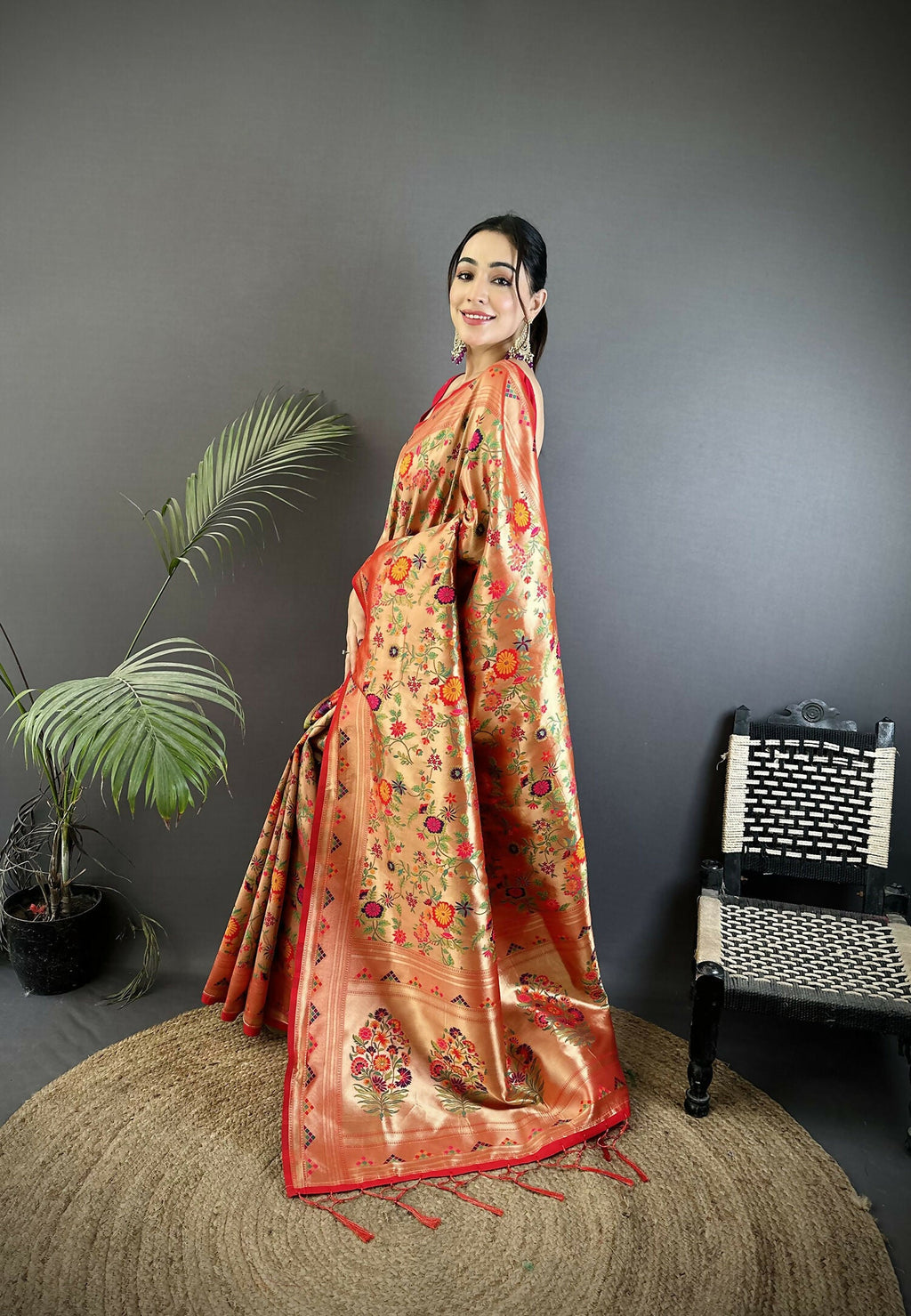 Joban Fashion Peach Floral & Leaf Motifs Soft Silk Paithani Saree - Distacart