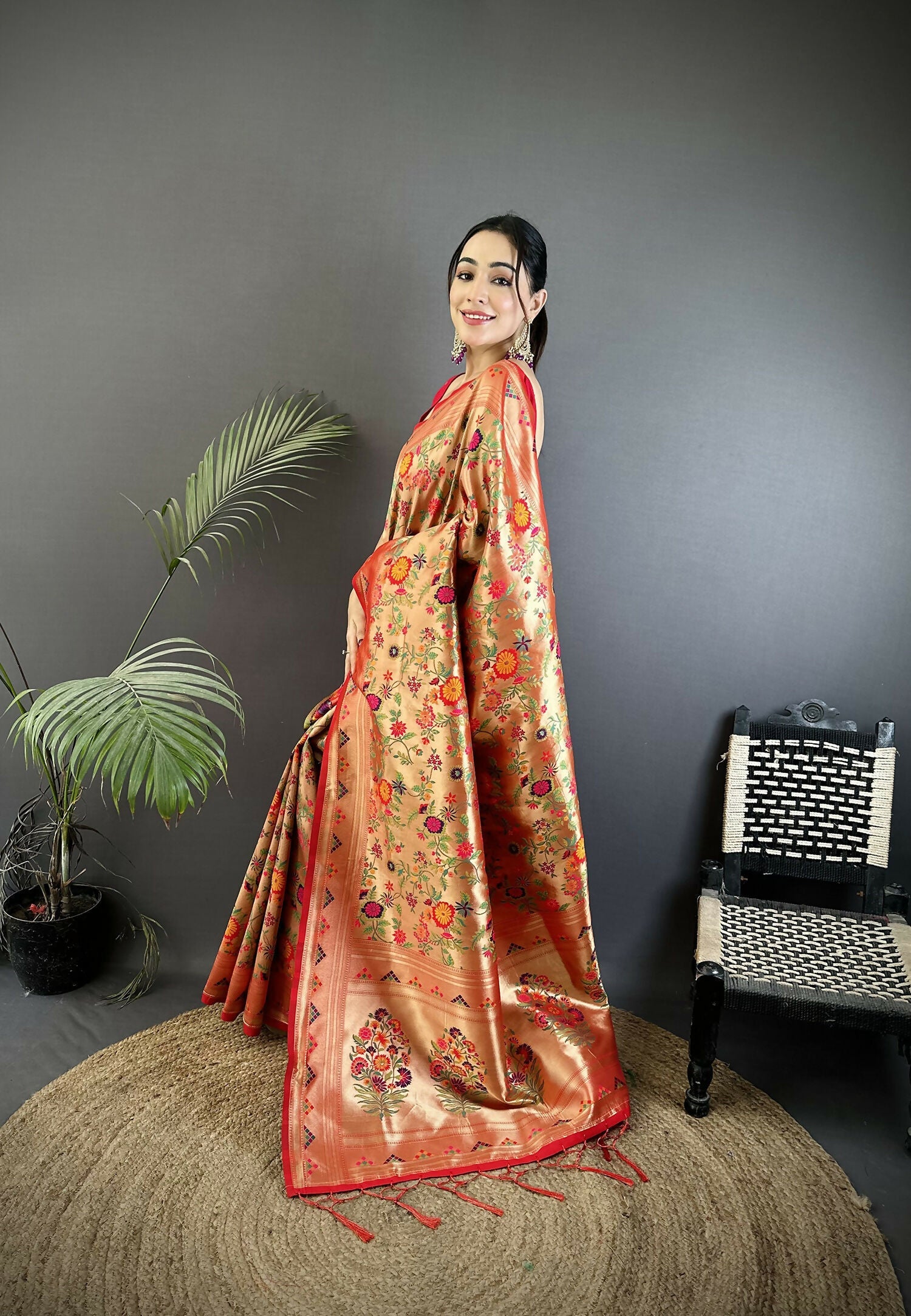Joban Fashion Peach Floral & Leaf Motifs Soft Silk Paithani Saree - Distacart