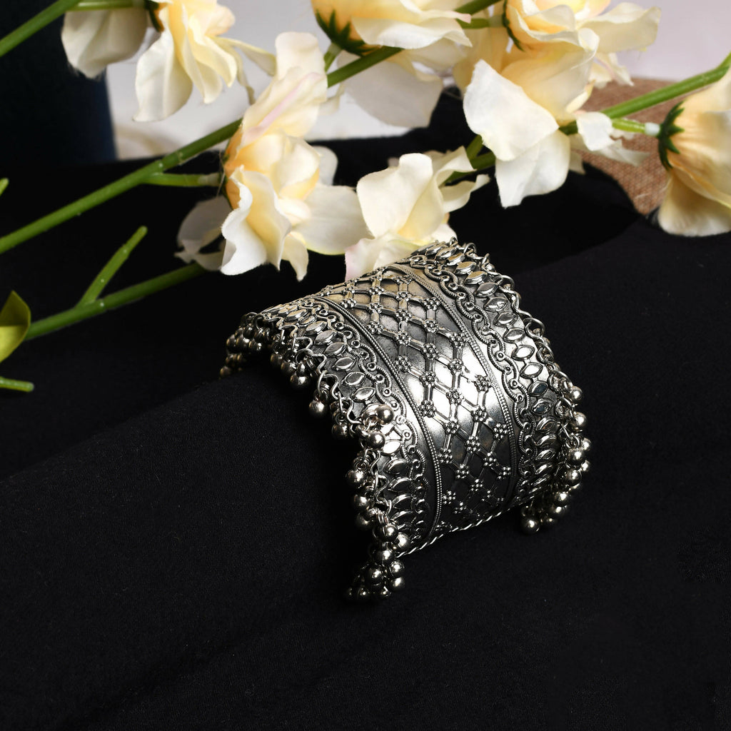 Mominos Fashion Joharkamal Oxidised Silver-Plated Ghungroo Handcraft Bracelet - Design 026 - Distacart
