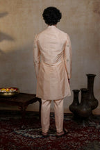 Semi Pattu Peach Ananta Kurta Set By Hilo Design