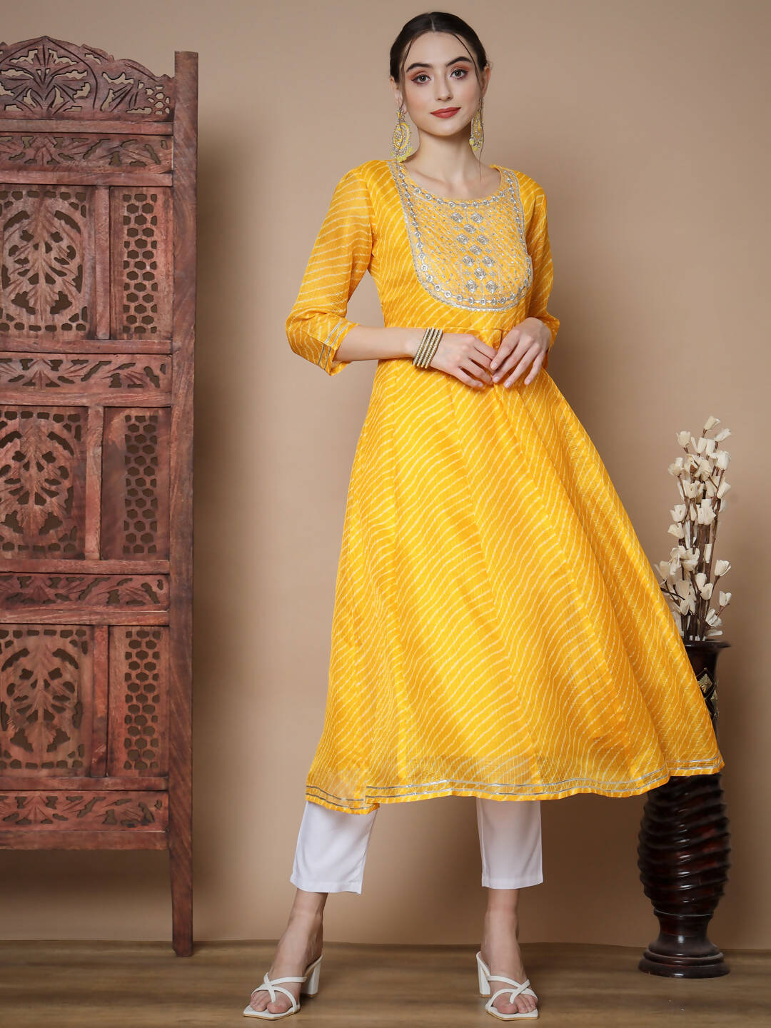 Myshka Women's Yellow Anarkali Kurta