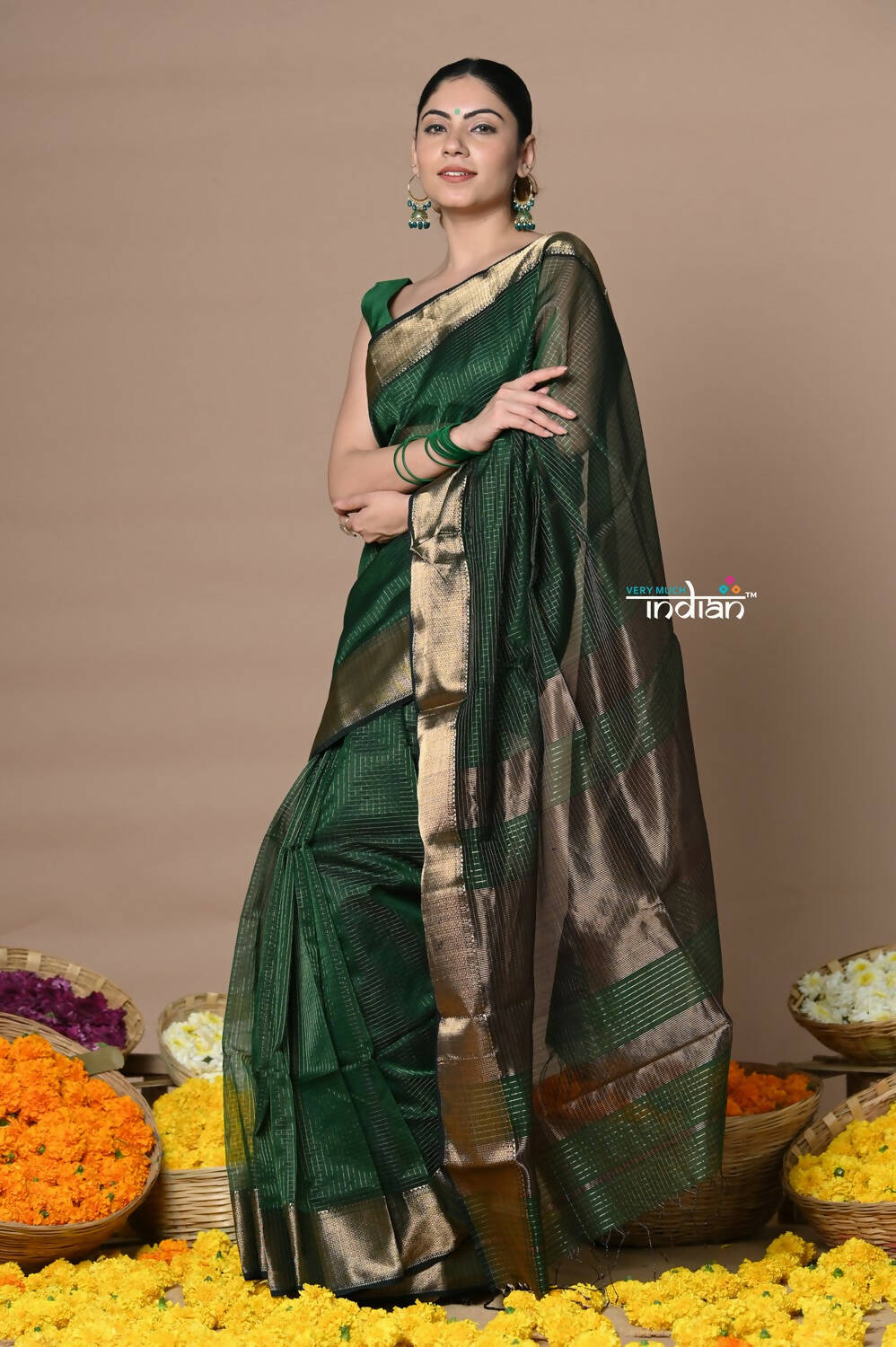 Very Much Indian Rajsi - Handloom Ari Checks Cotton Silk Saree With Golden Border - Bottle Green