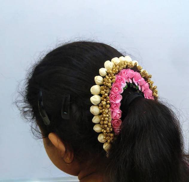 Baby Pink & Gold Gajra