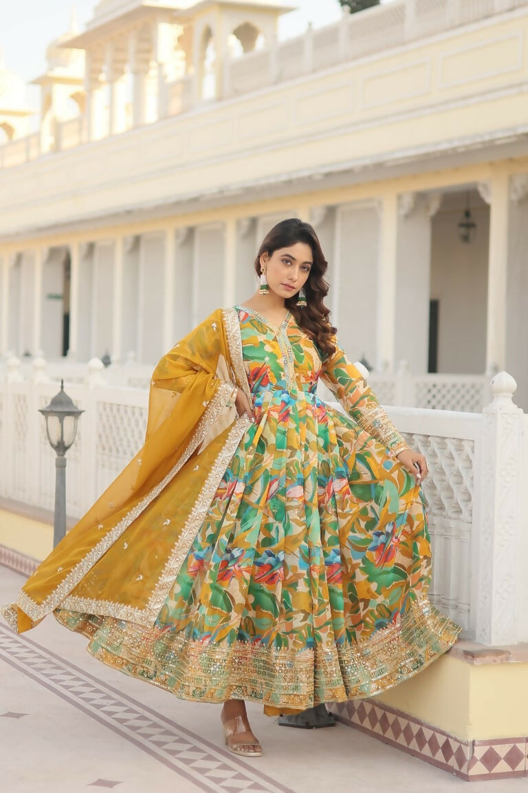 Jyoti Fashion Women's Green Russian Silk Sequins Zari Embroideredy Anarkali Dress with Dupatta