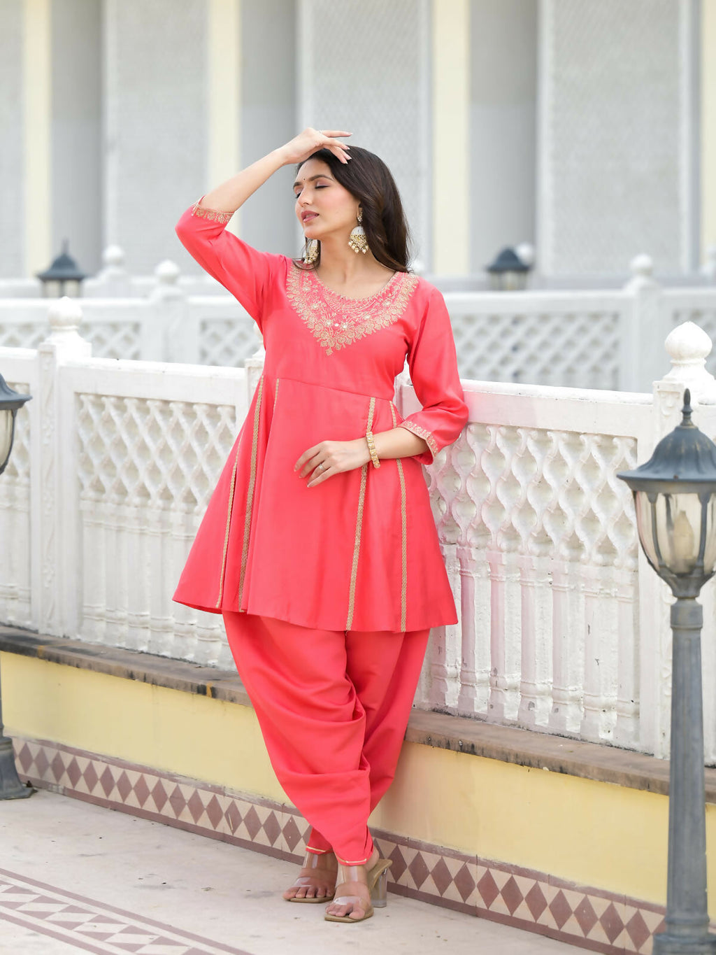 Juniper Women's Peach Solid Viscose Kurta & Pant Set With Zari & Mirror Work