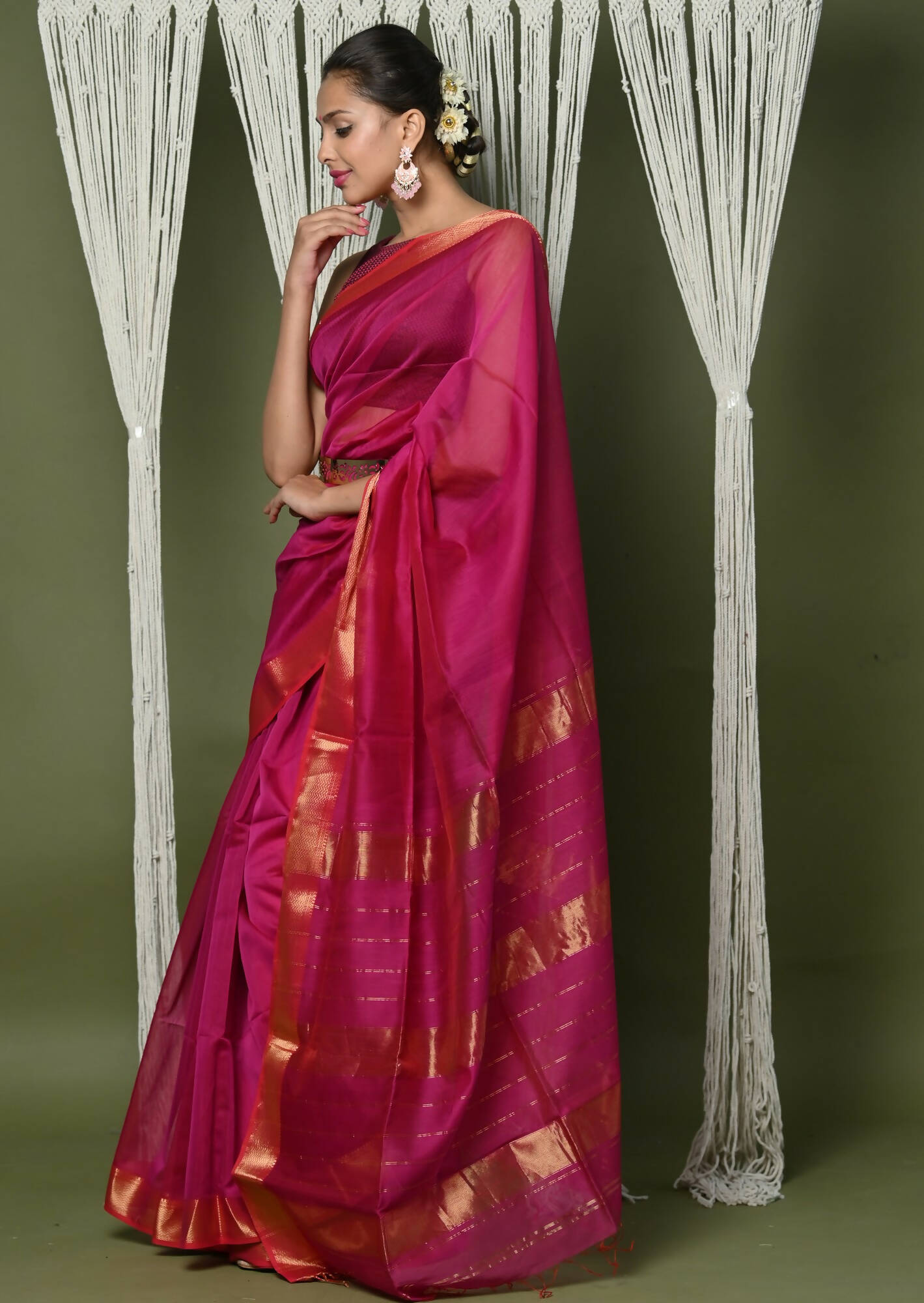 Very Much Indian Handloom Cotton Silk Maheshwari Saree With Sleek Golden Border - Red - Distacart