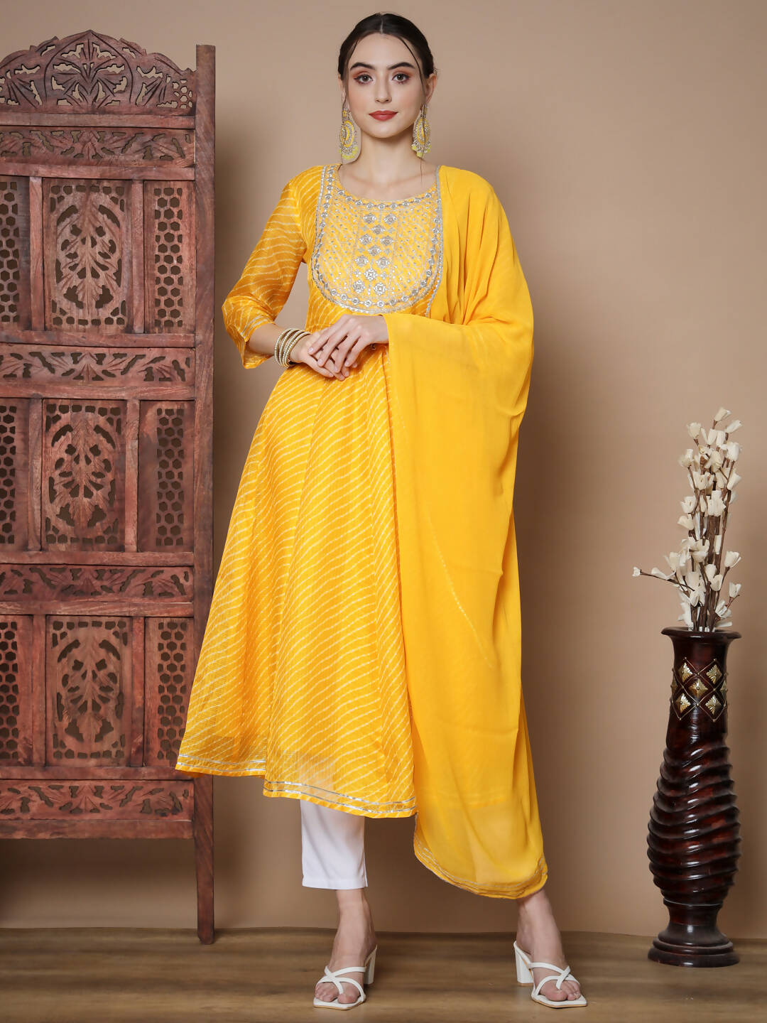 Myshka Women's Yellow Anarkali Kurta & With Dupatta