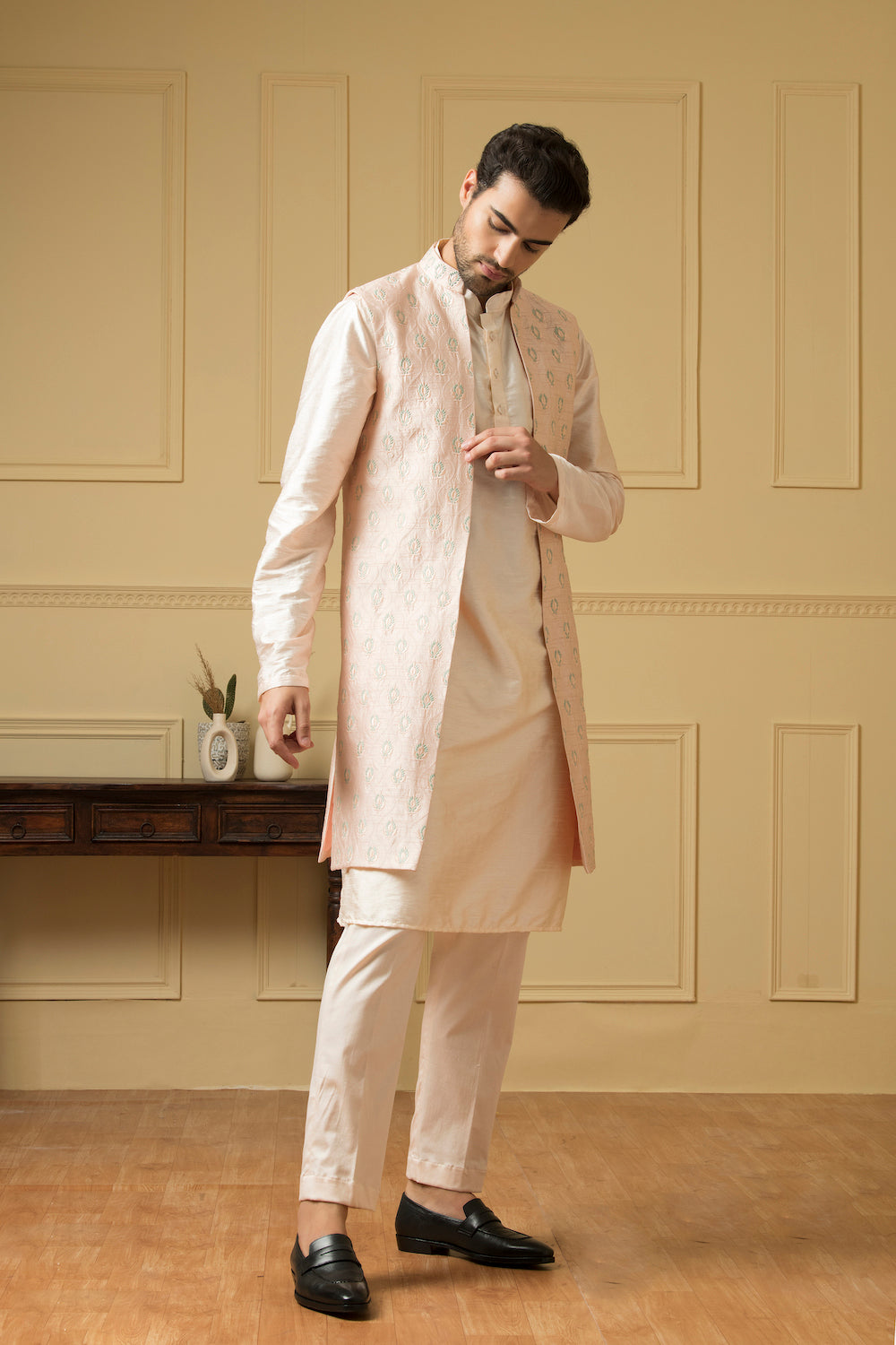 Mayaflor Designer Men's Indo Western by Hilo Design