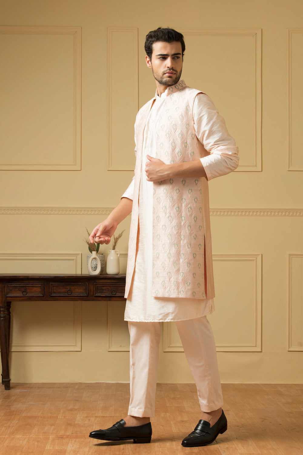 Mayaflor Designer Men's Indo Western by Hilo Design
