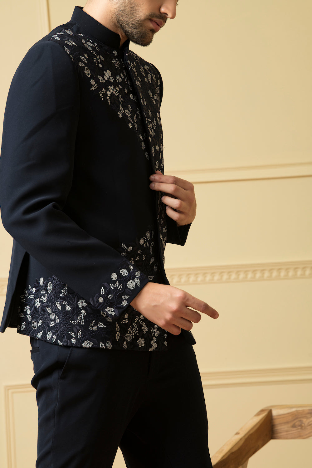 Valiente Designer Men's Indo western Set by Hilo Design