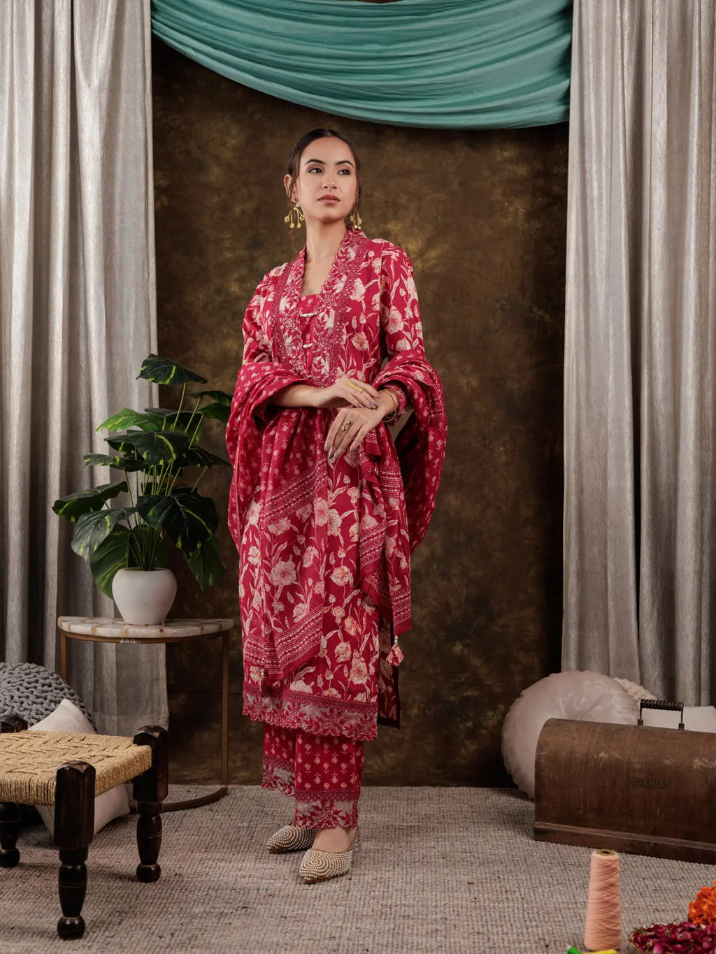 Yufta Hot Pink Floral Print Pure Cotton Beads Straight Kurta Dupatta Set With Lace Detailing