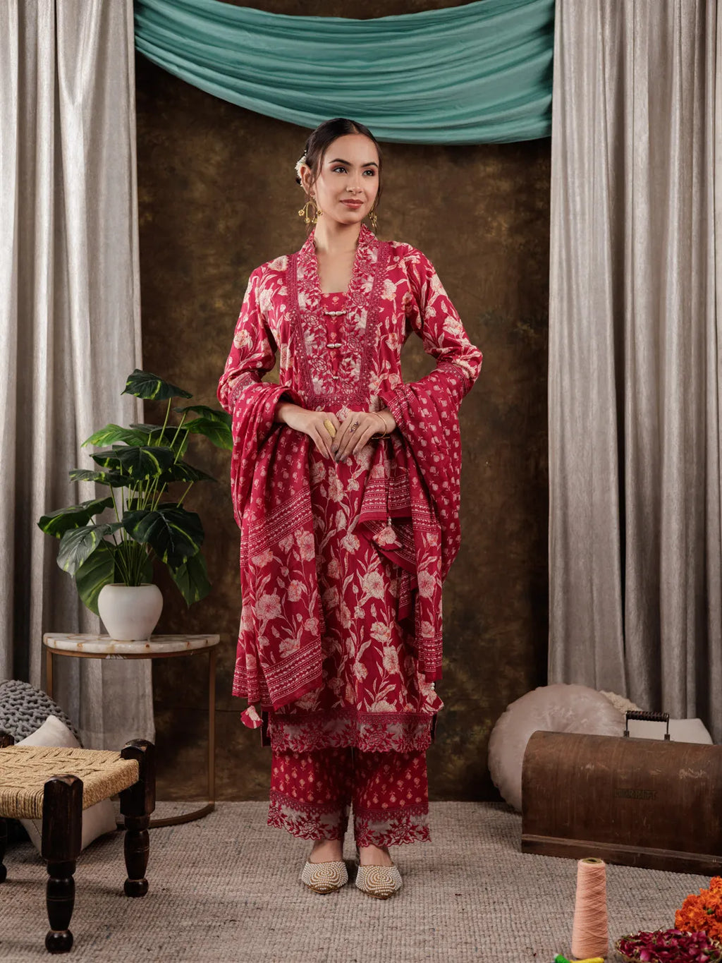 Yufta Hot Pink Floral Print Pure Cotton Beads Straight Kurta Dupatta Set With Lace Detailing