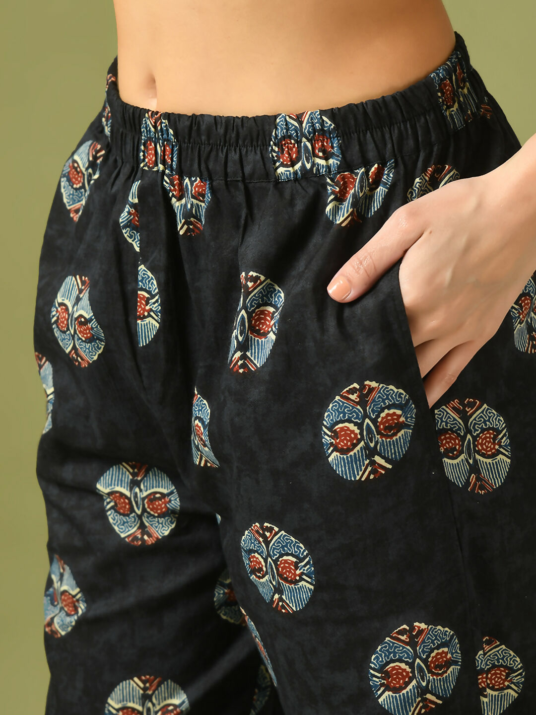 Myshka Women's Black Printed Cotton Round Neck Party Tunic With Trousers Co-ord set