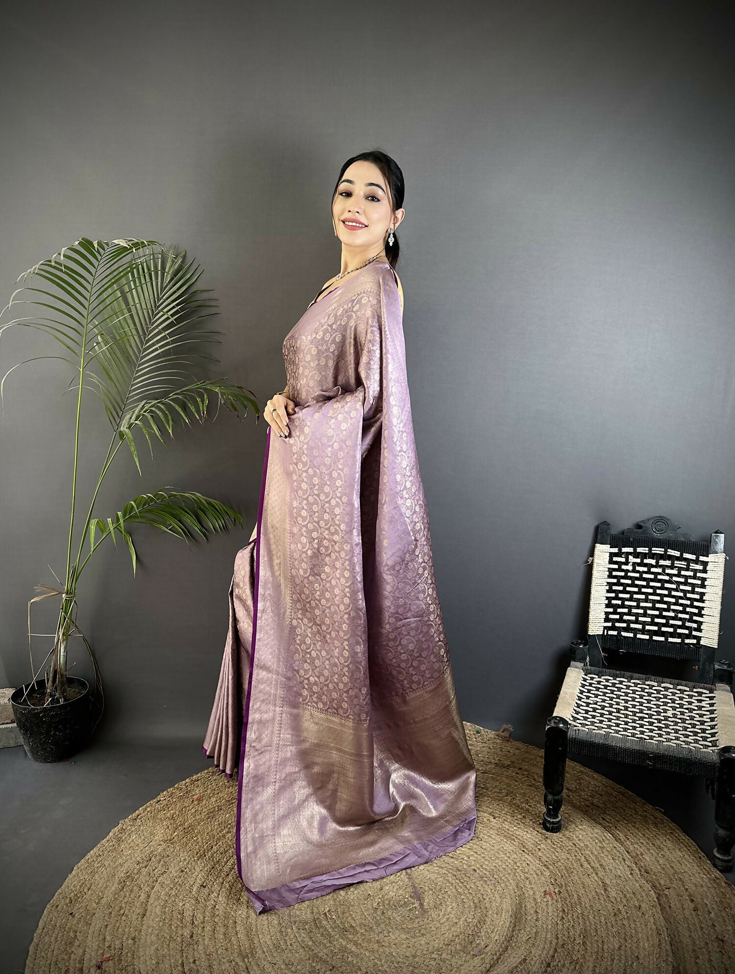 Joban Fashion Lavender Floral & Paisley Motifs Soft Satin Silk Banarasi Saree - Distacart