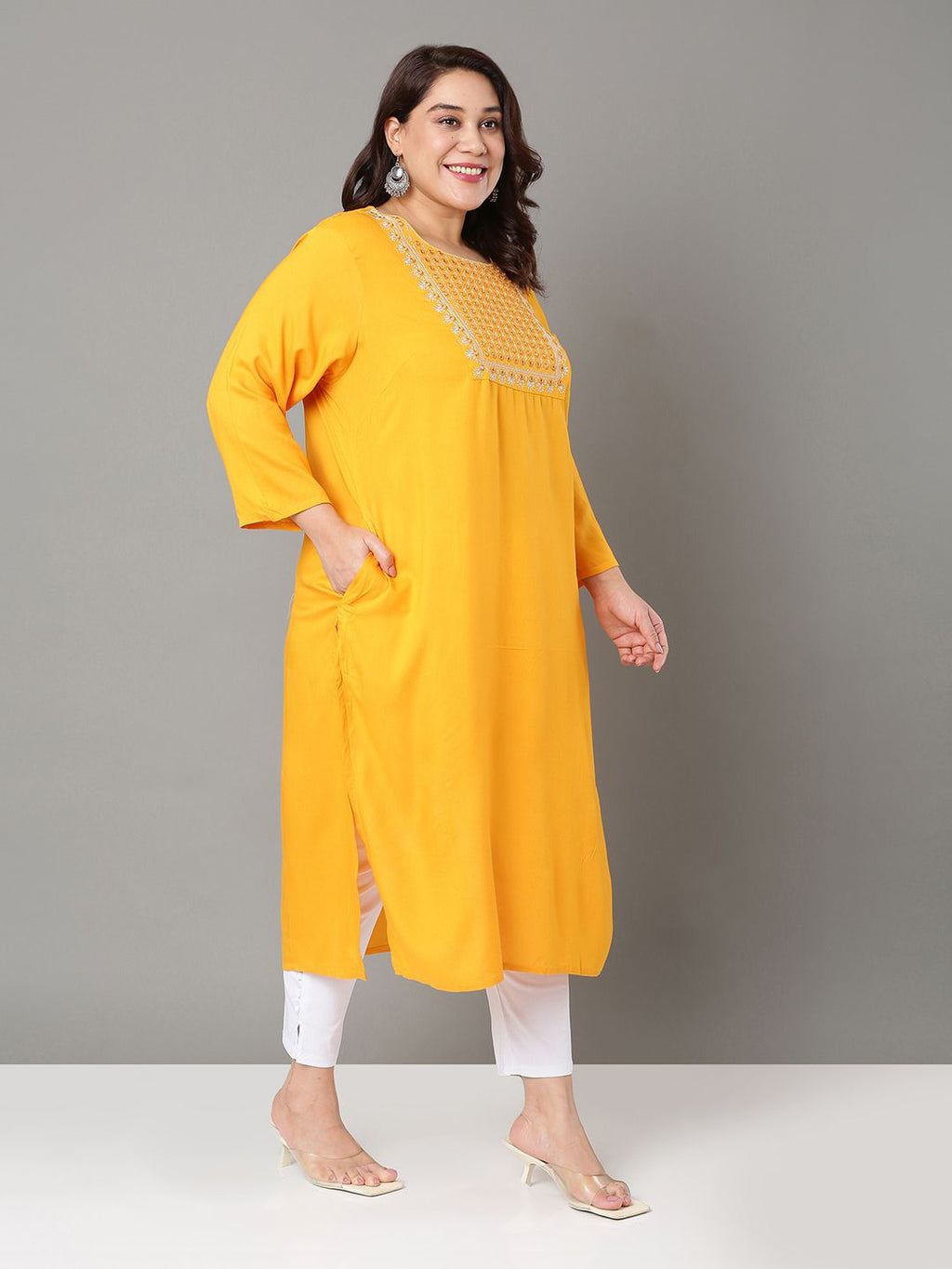 Sztori Plus Size Geometric Embroidered Mirror Work Straight Kurta