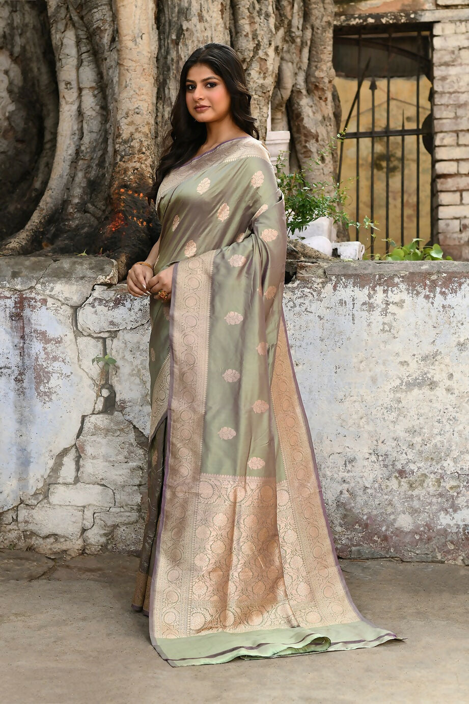 Joban Fashion Pea Green Pure Katan Pure Handloom Banarasi Silk Saree