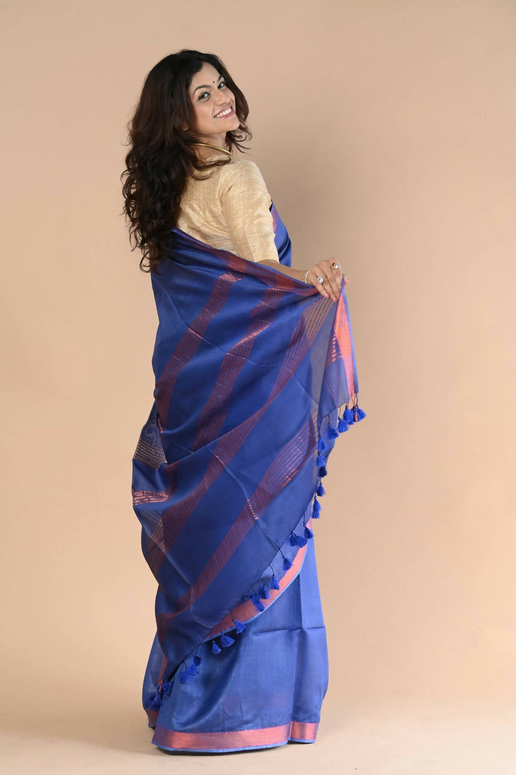 Very Much Indian Handloom Cotton Silk Maheshwari Saree With Sleek Golden Border - Purple Blue