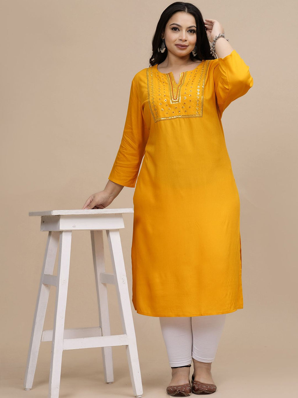 Sztori Women Flared Sleeves Thread Work Kurta