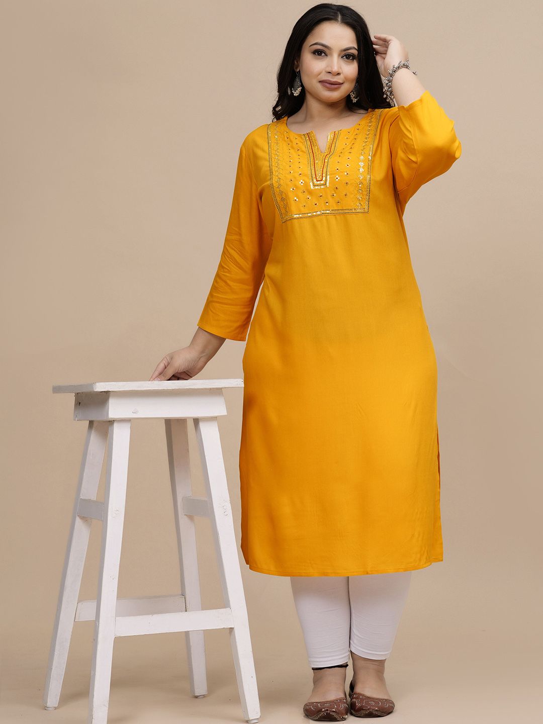 Sztori Women Flared Sleeves Thread Work Kurta