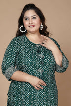 Miravan Women's Plus Size Rayon Bandhani Print Straight Kurta Green