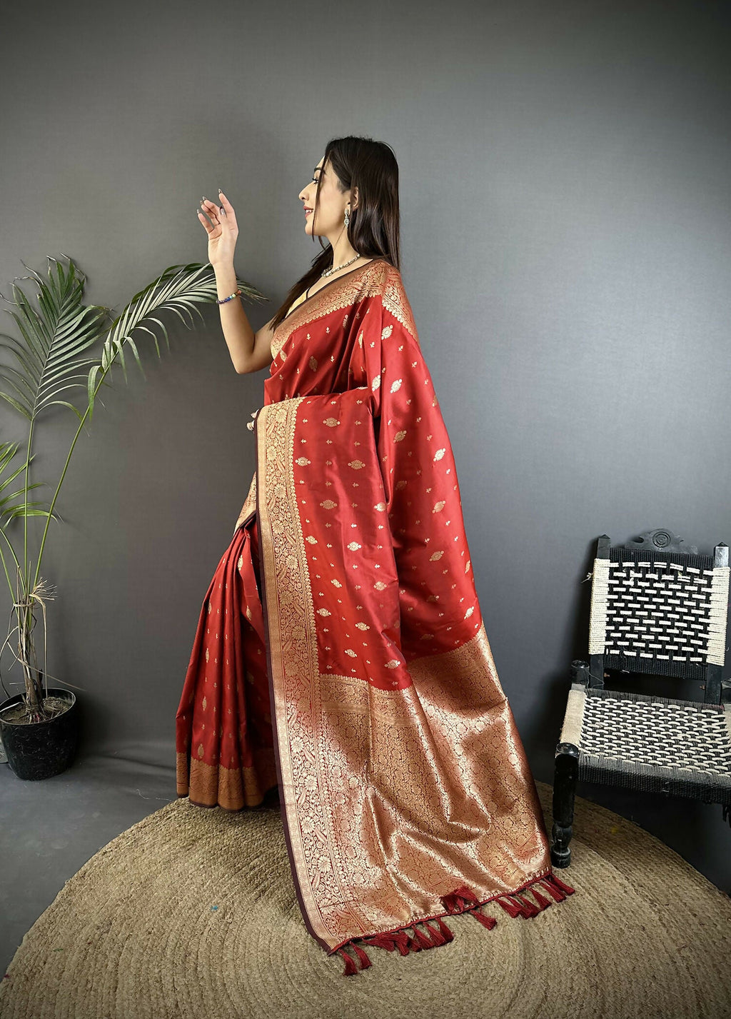Joban Fashion Red Zari Weaving Motif Lichi Silk Banarasi Silk Saree - Distacart
