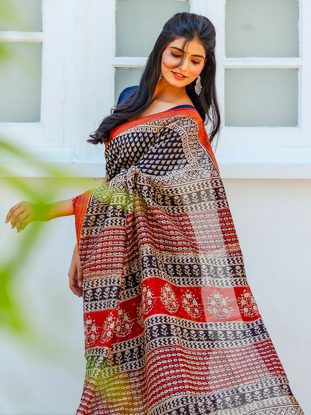 Zibaa Hand-Blocked Pure Maheshwari Silk Navy Blue Saree - Distacart