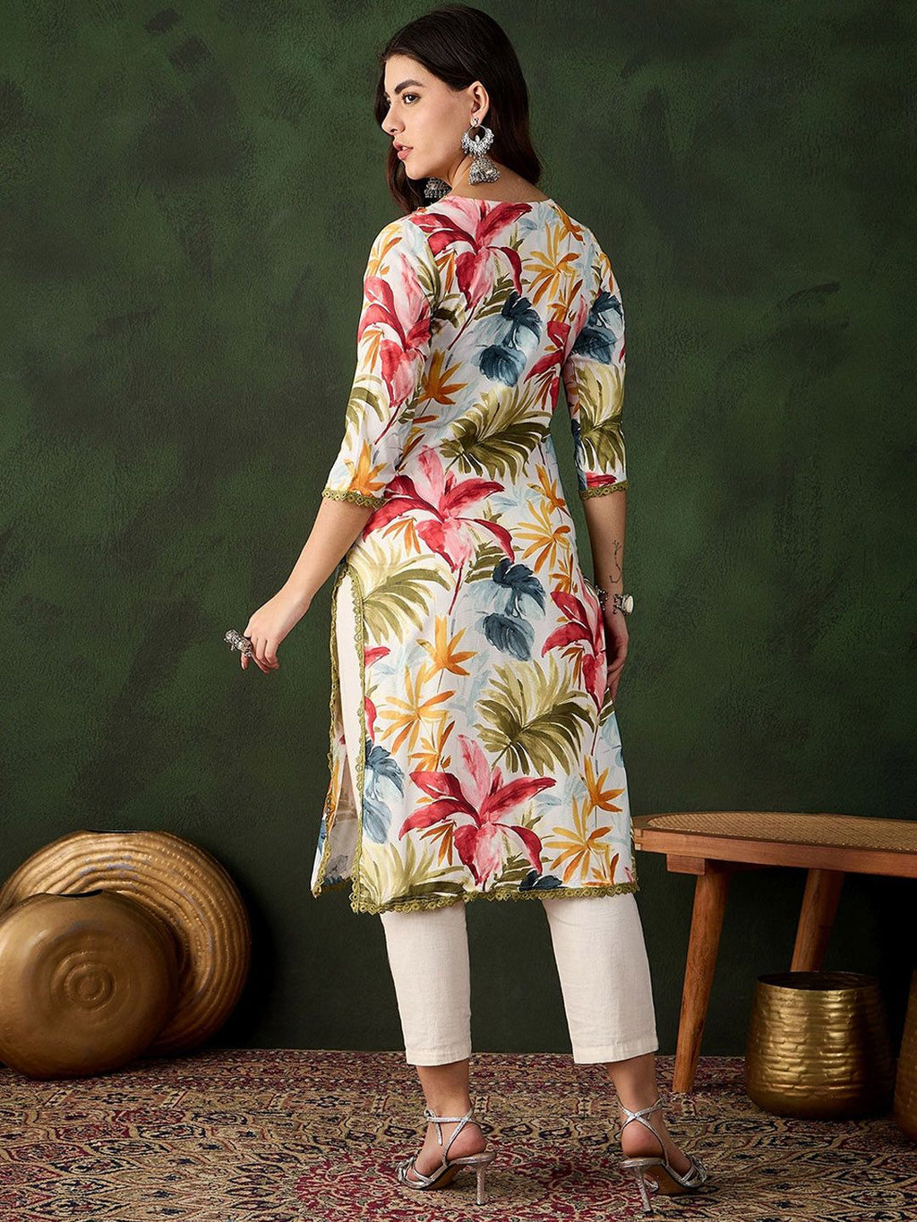 Sangria Floral Printed V-Neck Straight Kurta