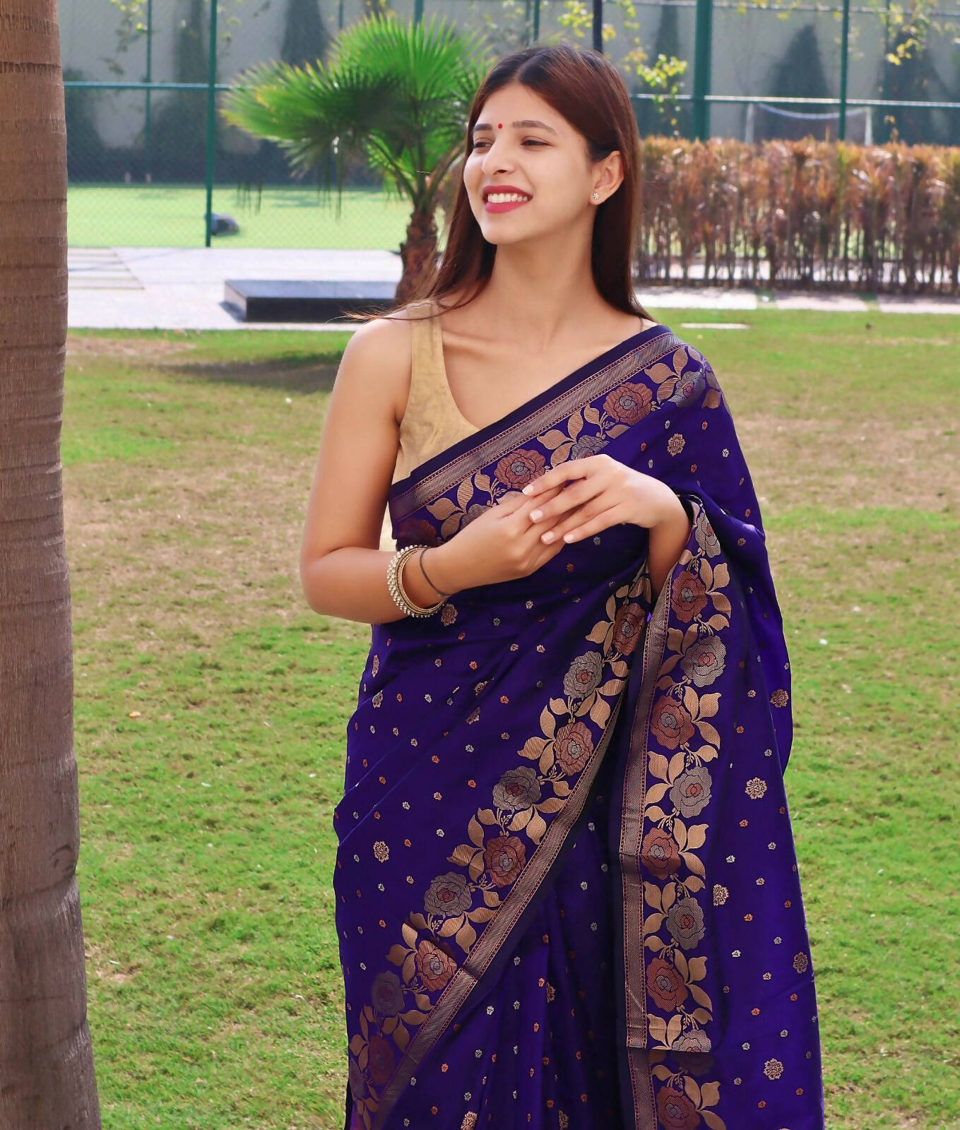DEIANA'S Beautiful Designer Golden zari Soft Lichi Silk Saree - Navy Blue