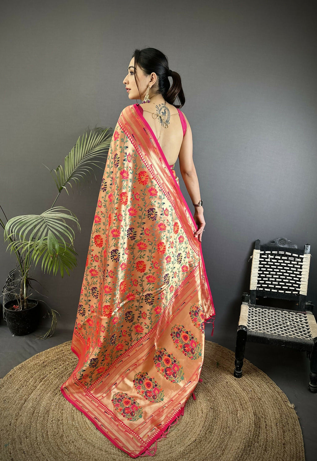 Joban Fashion Pink Floral & Paisley Motifs Soft Silk Paithani Saree - Distacart