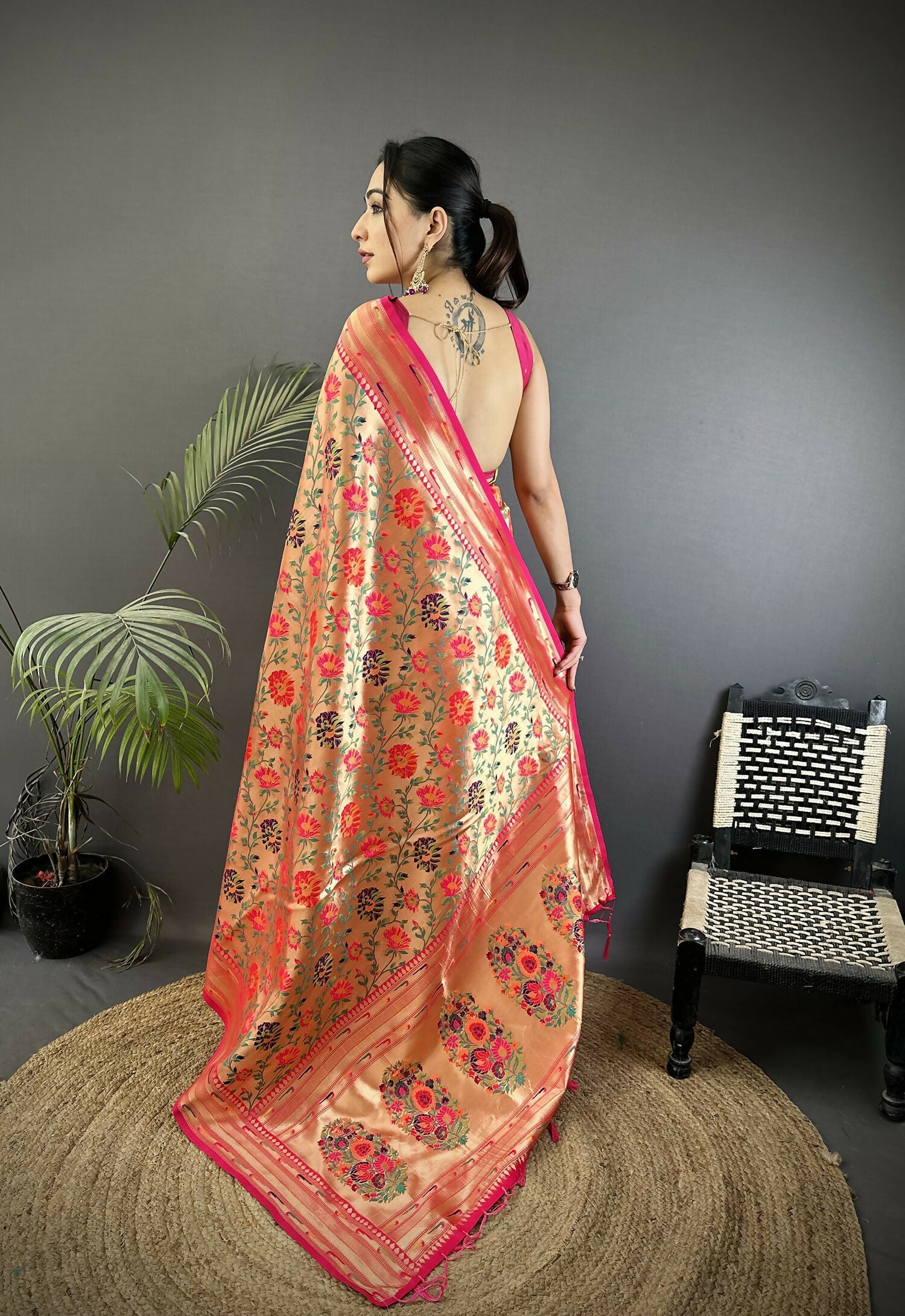 Joban Fashion Pink Floral & Paisley Motifs Soft Silk Paithani Saree - Distacart