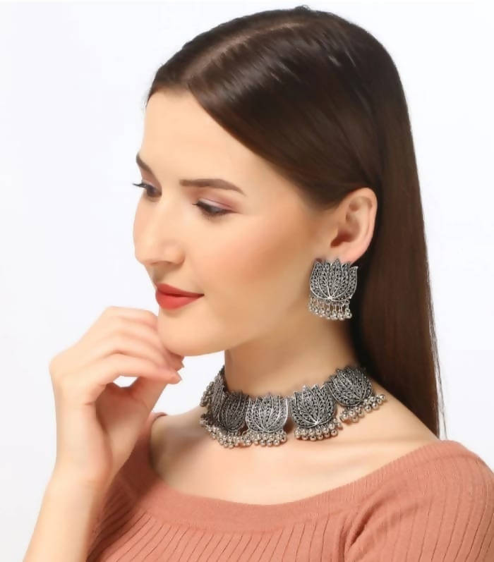 Lotus Design Silver Color Necklace Choker Set