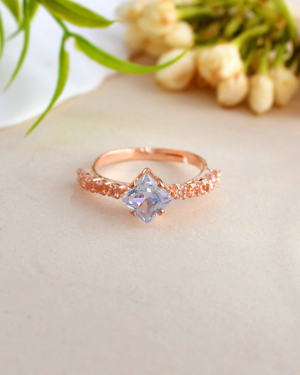 VOJ white CZ-detail Stainless Steel Cubic Zirconia Gold-Polished adjustable finger Ring