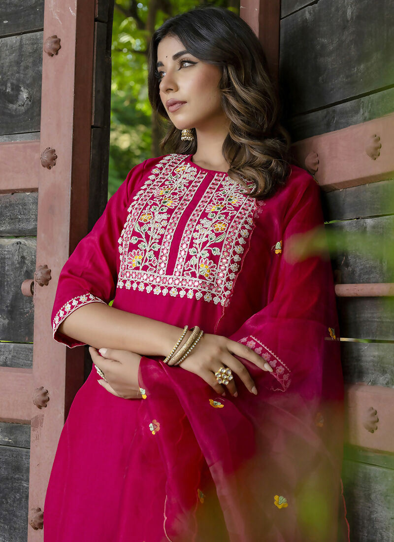 Rani-Pink-Silk-Blend-Casual-Wear-Embroidery-Work-Readymade-Salwar-Suit-VV-9501-PINK-D(4)