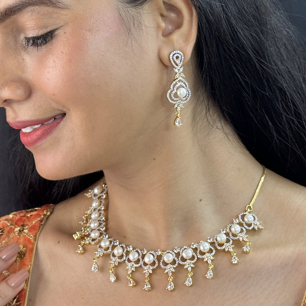 J Pearls Lustrous Pearl Necklace Set