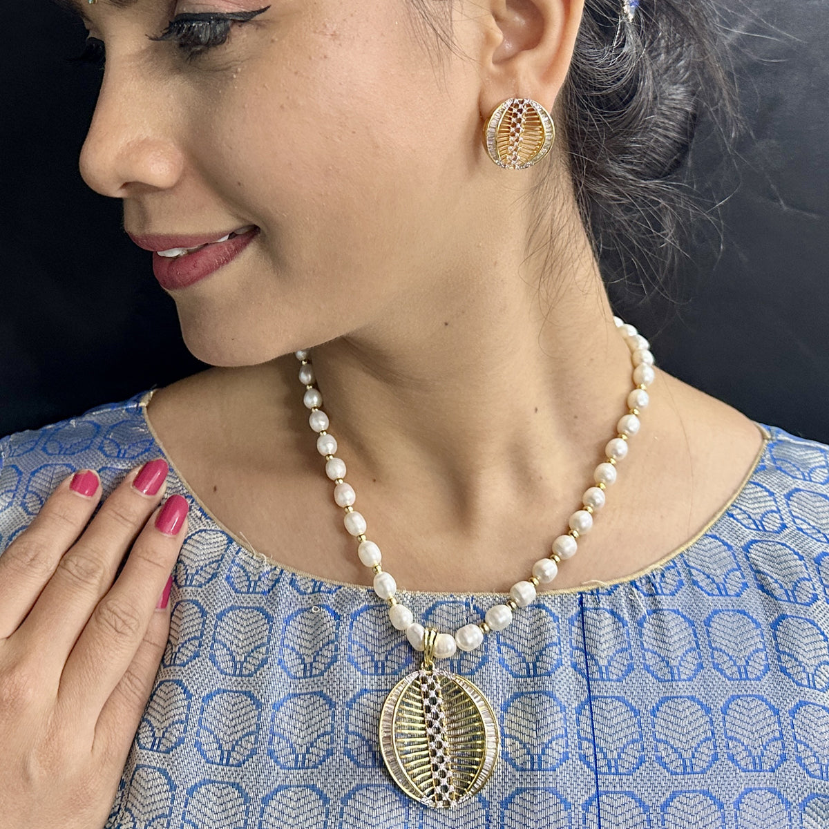 J Pearls Gilded Pearl Necklace Set