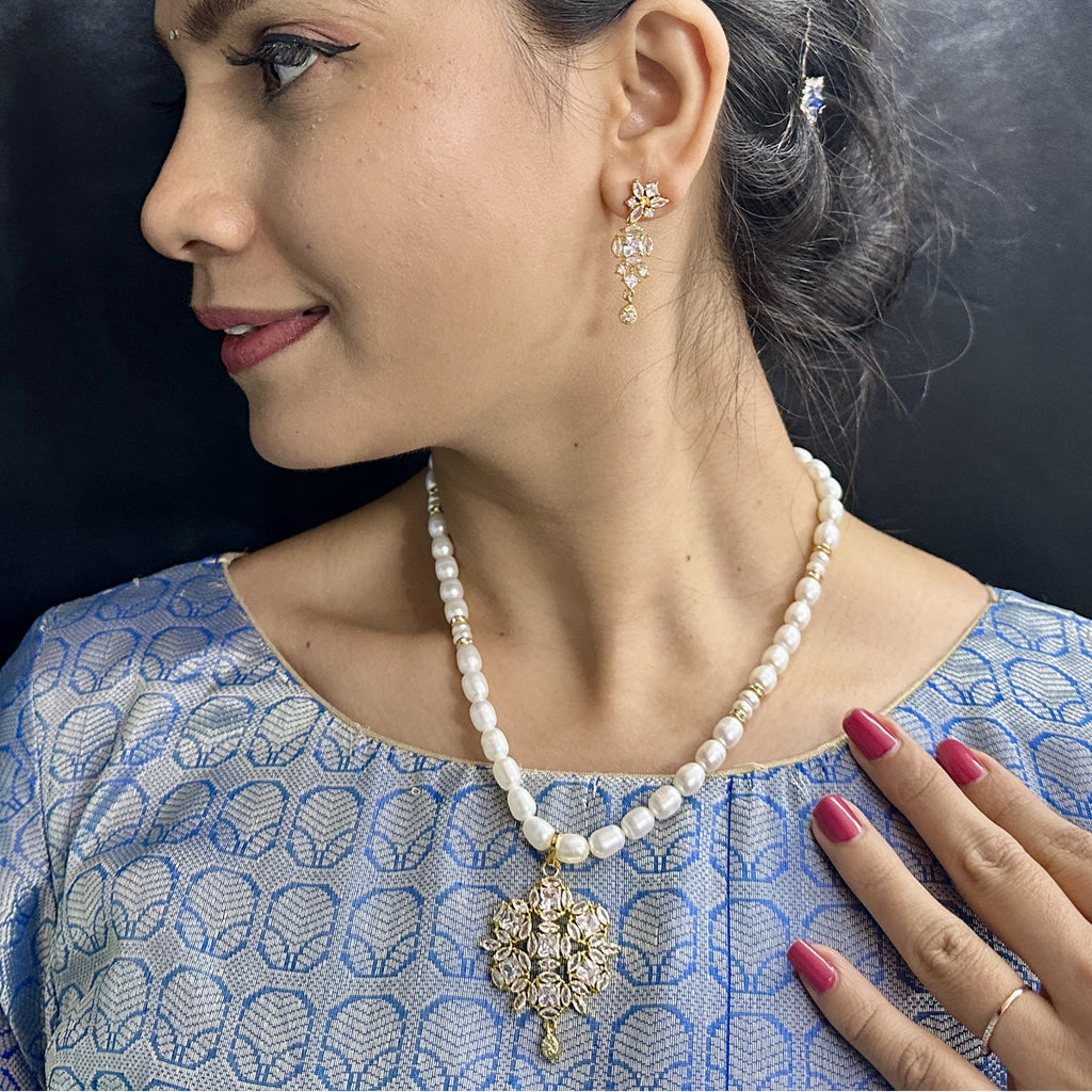 J Pearls Meena Pearl Necklace Set