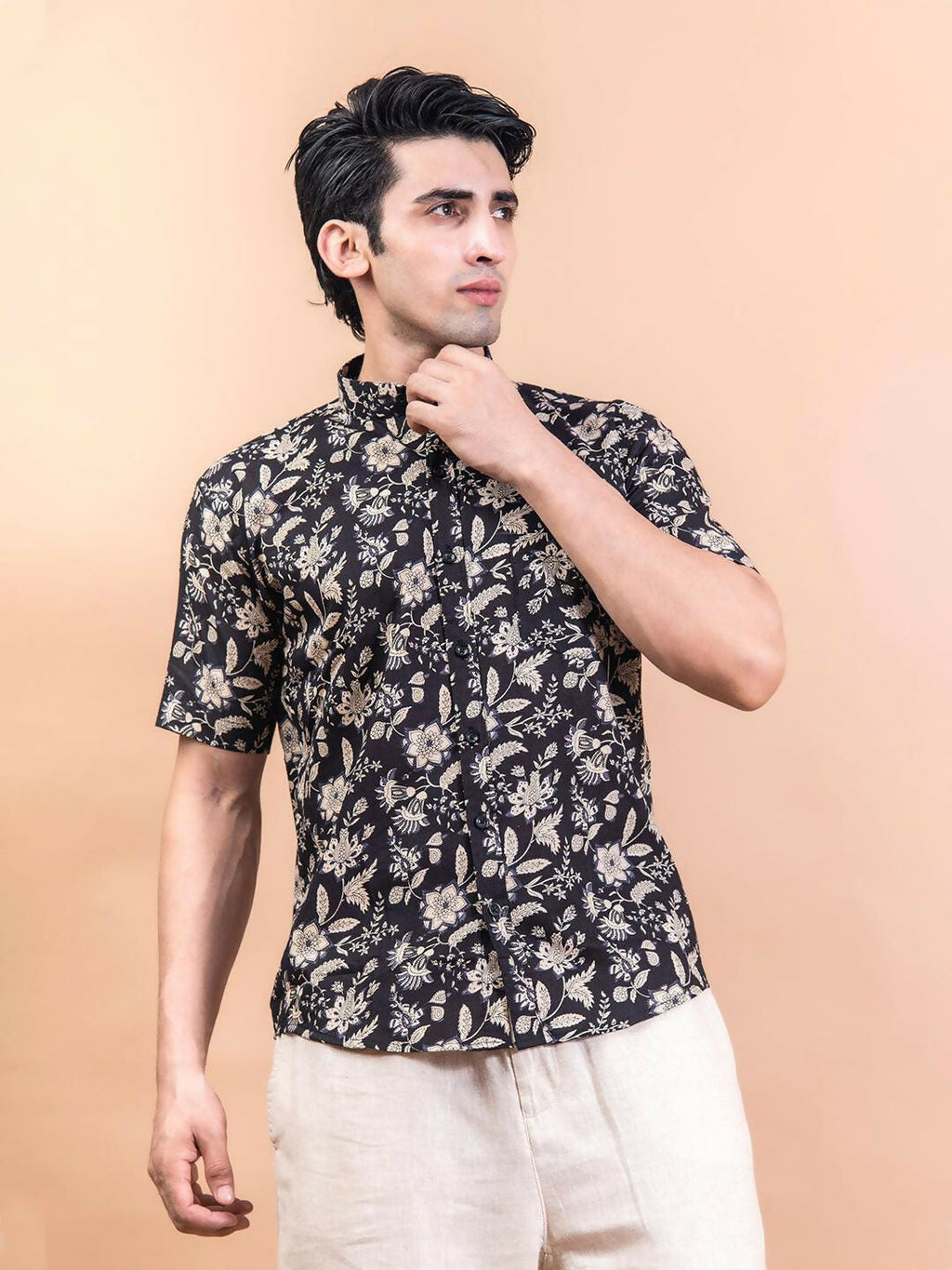 Miravan Men's Floral Printed Half Sleeve Spread Collar Ethnic Motifs Black Slim Fit Shirt