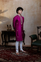 Falling Raw Silk Magenta Perple Rajyog Kurta Set By Hilo Design