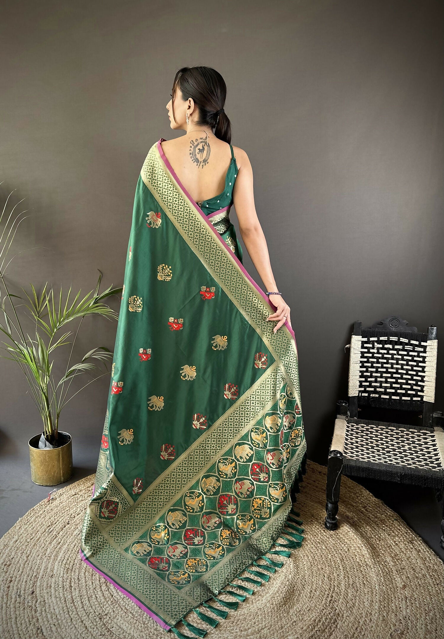 Joban Fashion Green Elephant & Floral Motifs Soft Lichi Silk Banarasi Saree - Distacart