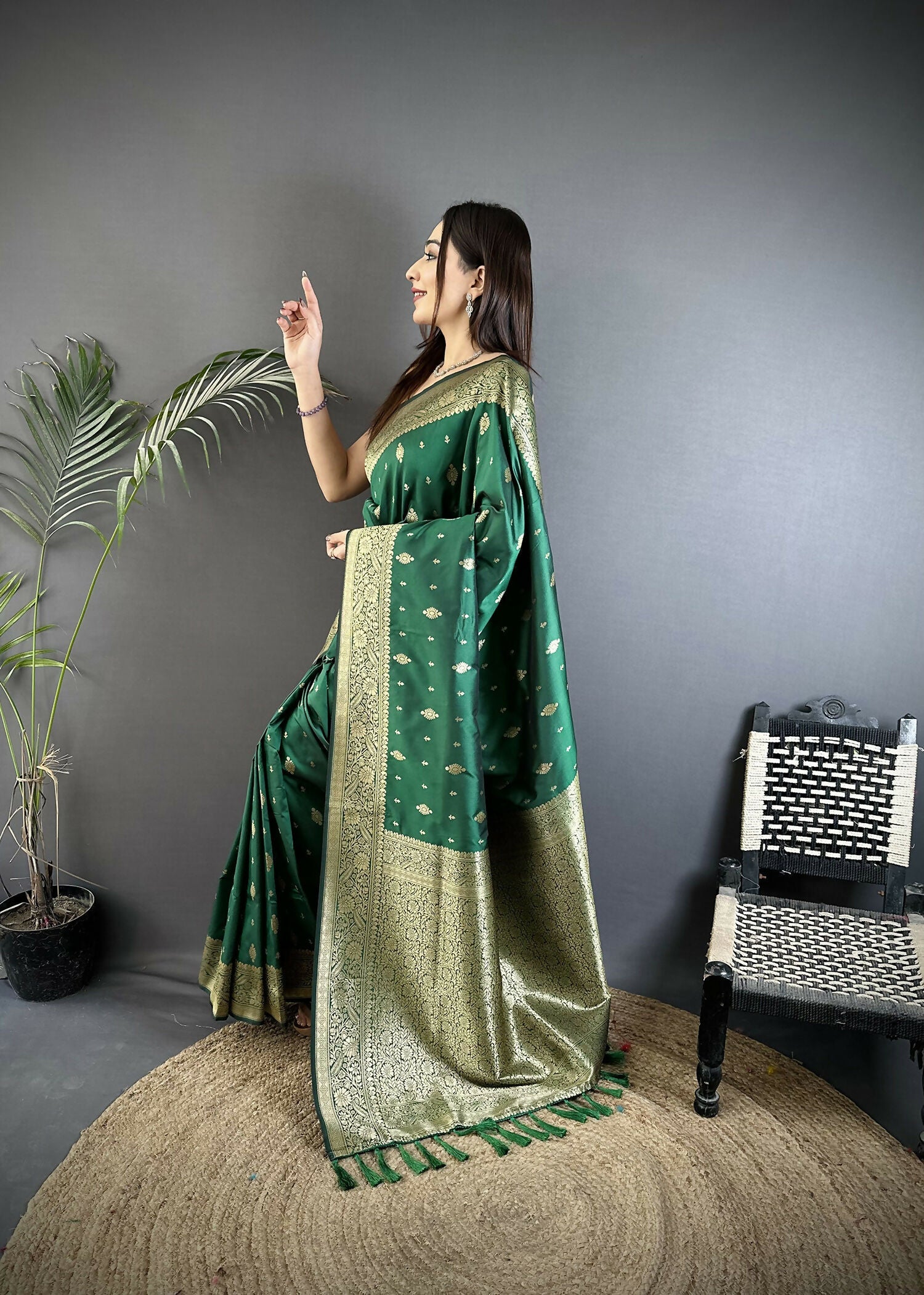 Joban Fashion Green Zari Weaving Motif Lichi Silk Banarasi Silk Saree - Distacart