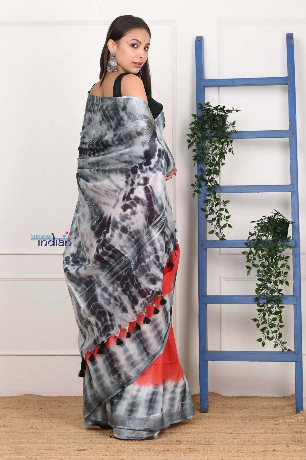 Very Much Indian Handmade Tie And Dye Cotton Saree By Women Weavers -Red Black - Distacart