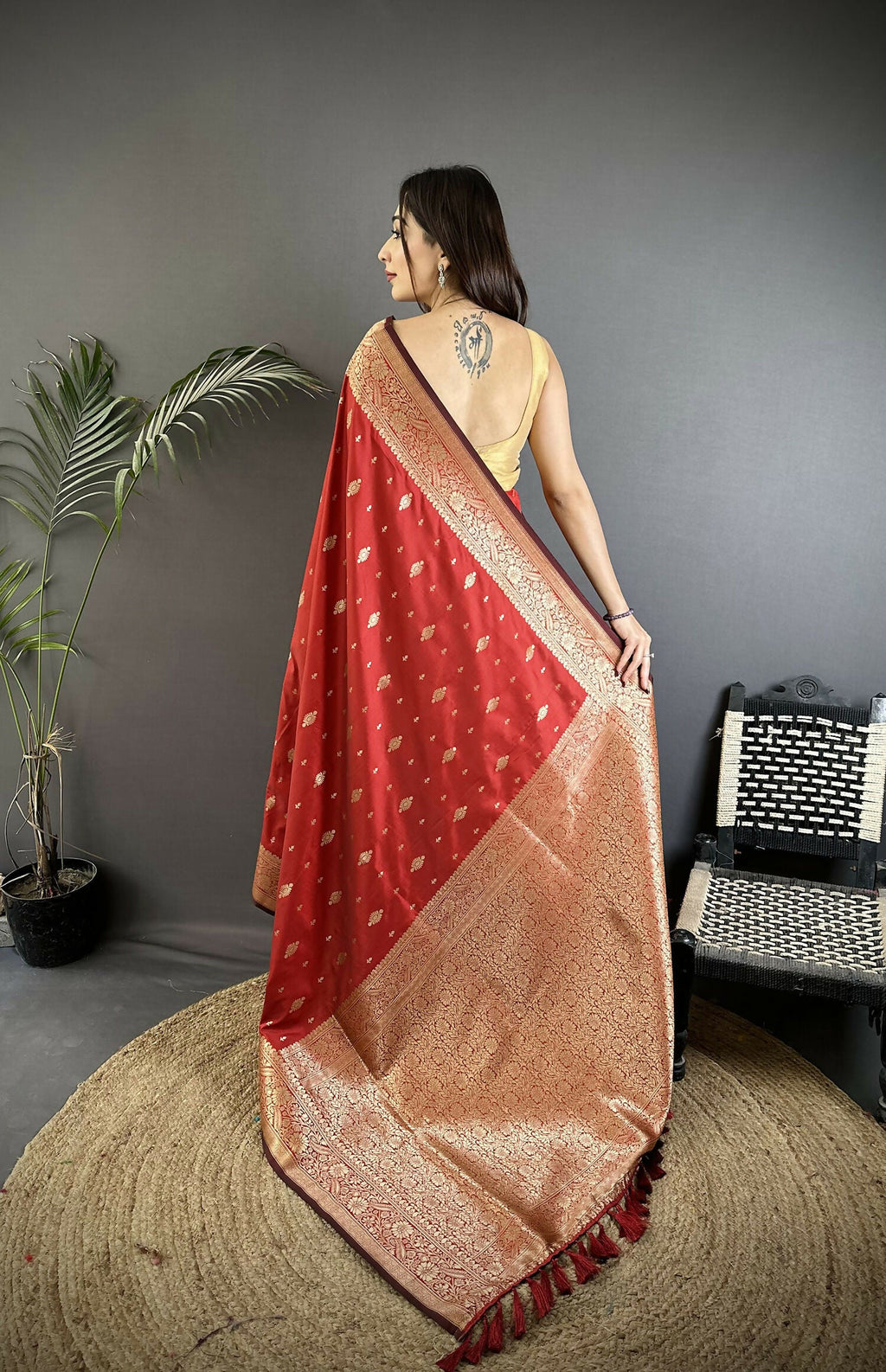 Joban Fashion Red Zari Weaving Motif Lichi Silk Banarasi Silk Saree - Distacart