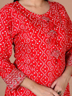 Miravan Women's Festive Wear Red Bandhani Printed Straight Kurta