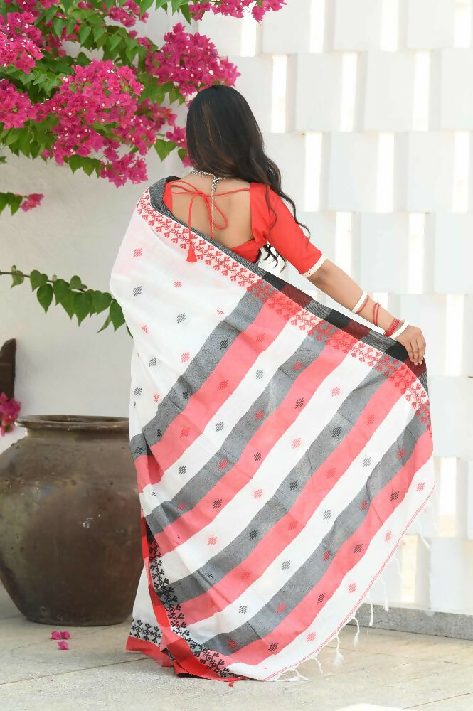 Beatitude White Cotton Tangail Saree