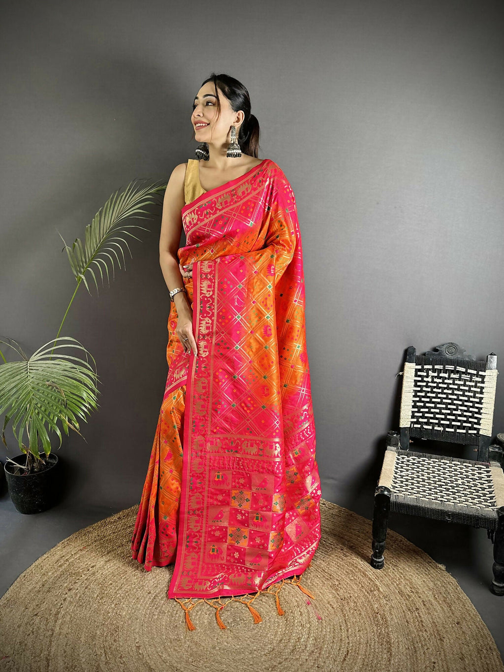 Joban Fashion Orange And Pink Geometric Pattern Soft Silk Patola Saree - Distacart
