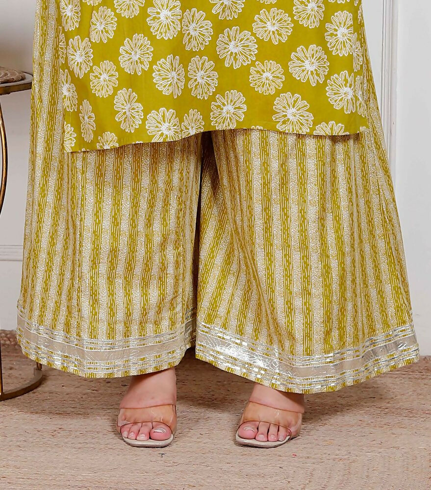 Miravan Plus Size Women'S Lime Yellow Embroidered Straight Kurta With Palazzo And Dupatta - Distacart