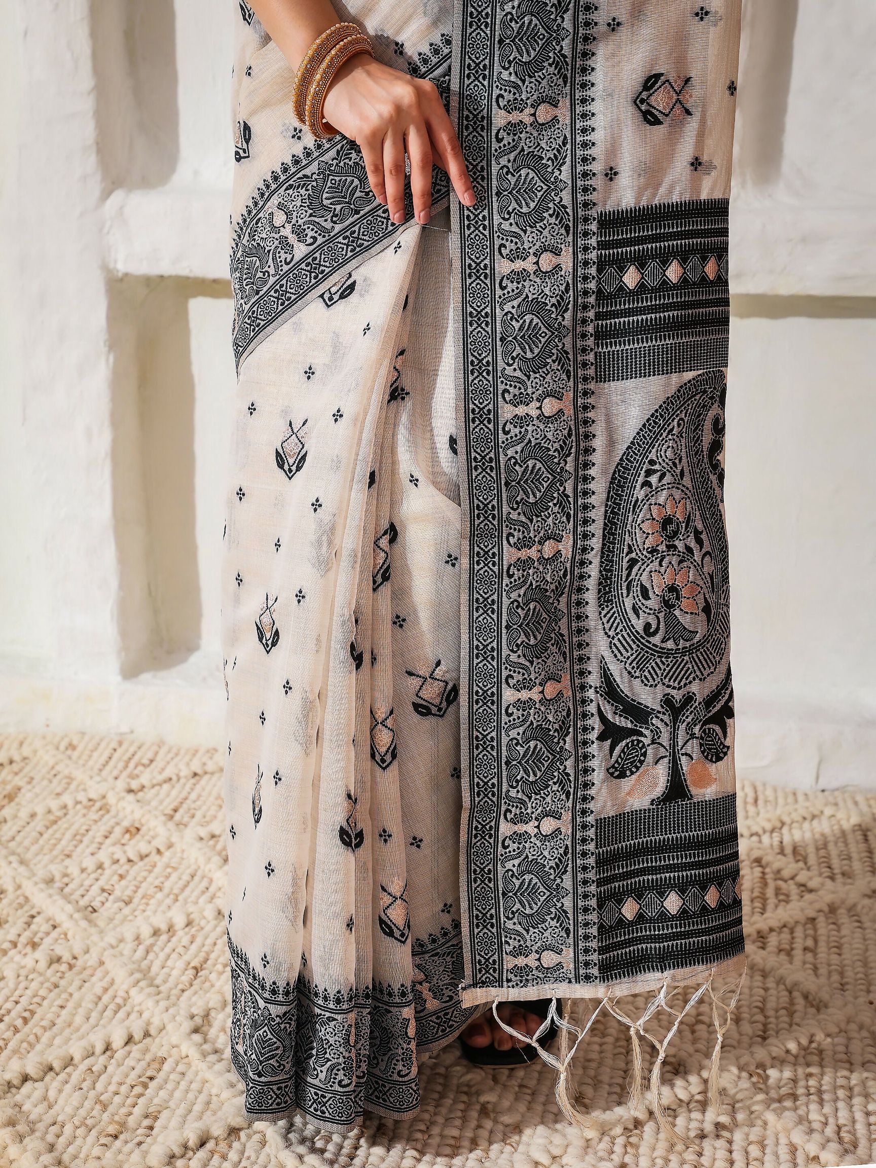 Shree Shyam Fashion Linen Cotton Black & Cream Saree - Distacart
