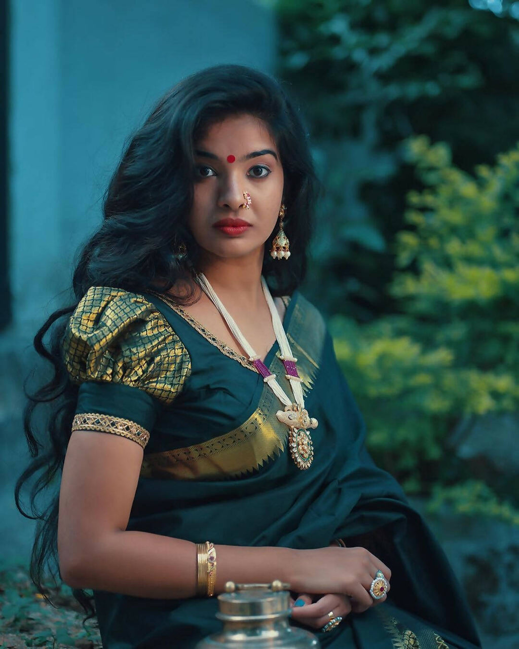 DEIANA'S Beautiful Designer Golden zari Soft Lichi Silk Saree - Navy Blue